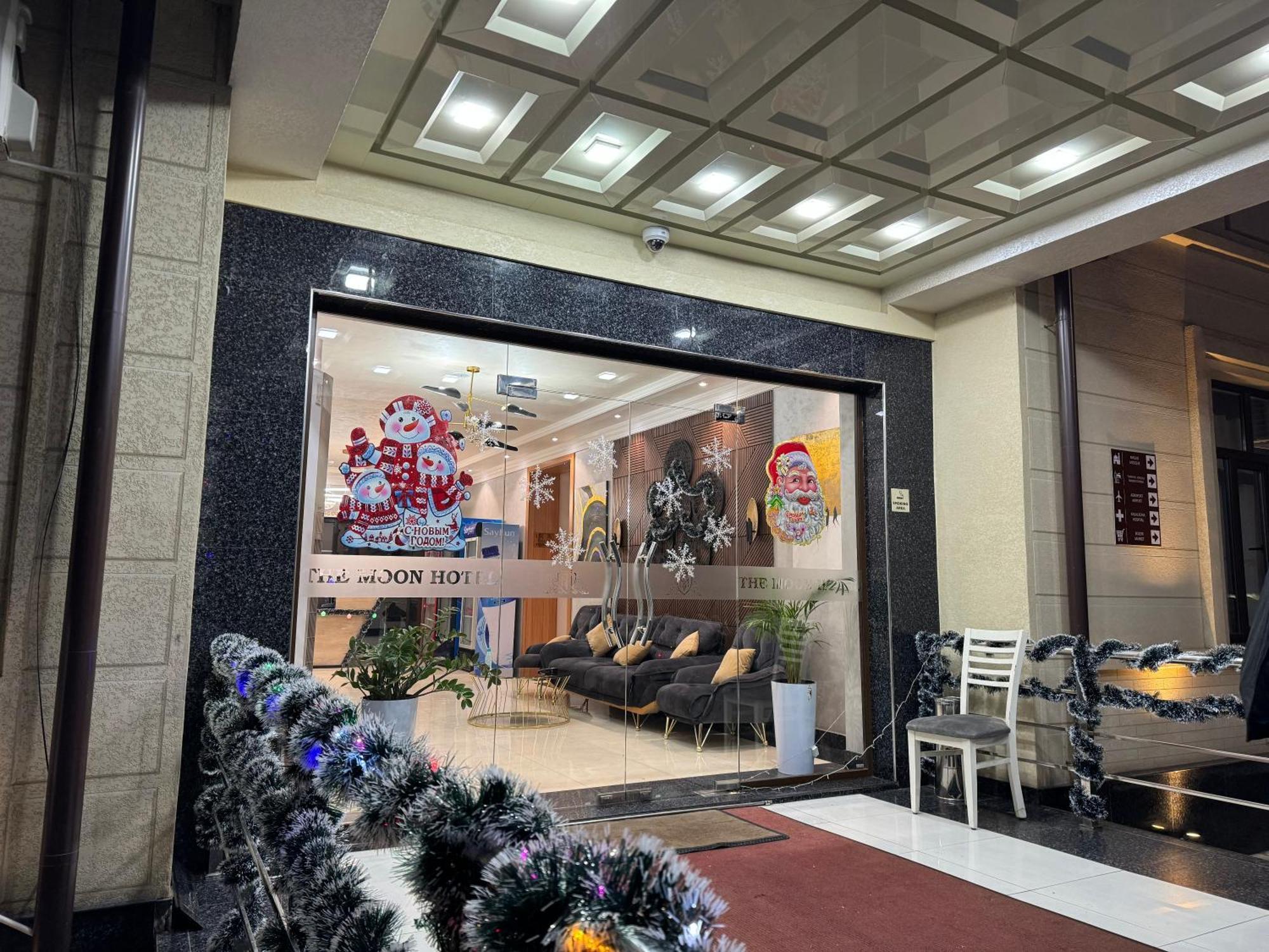 The Moon Tashkent Hotel ภายนอก รูปภาพ